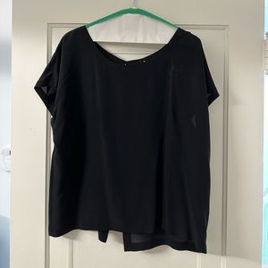Club Monaco size Large silk top